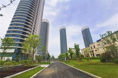 海岱南苑3室2厅2卫130万元